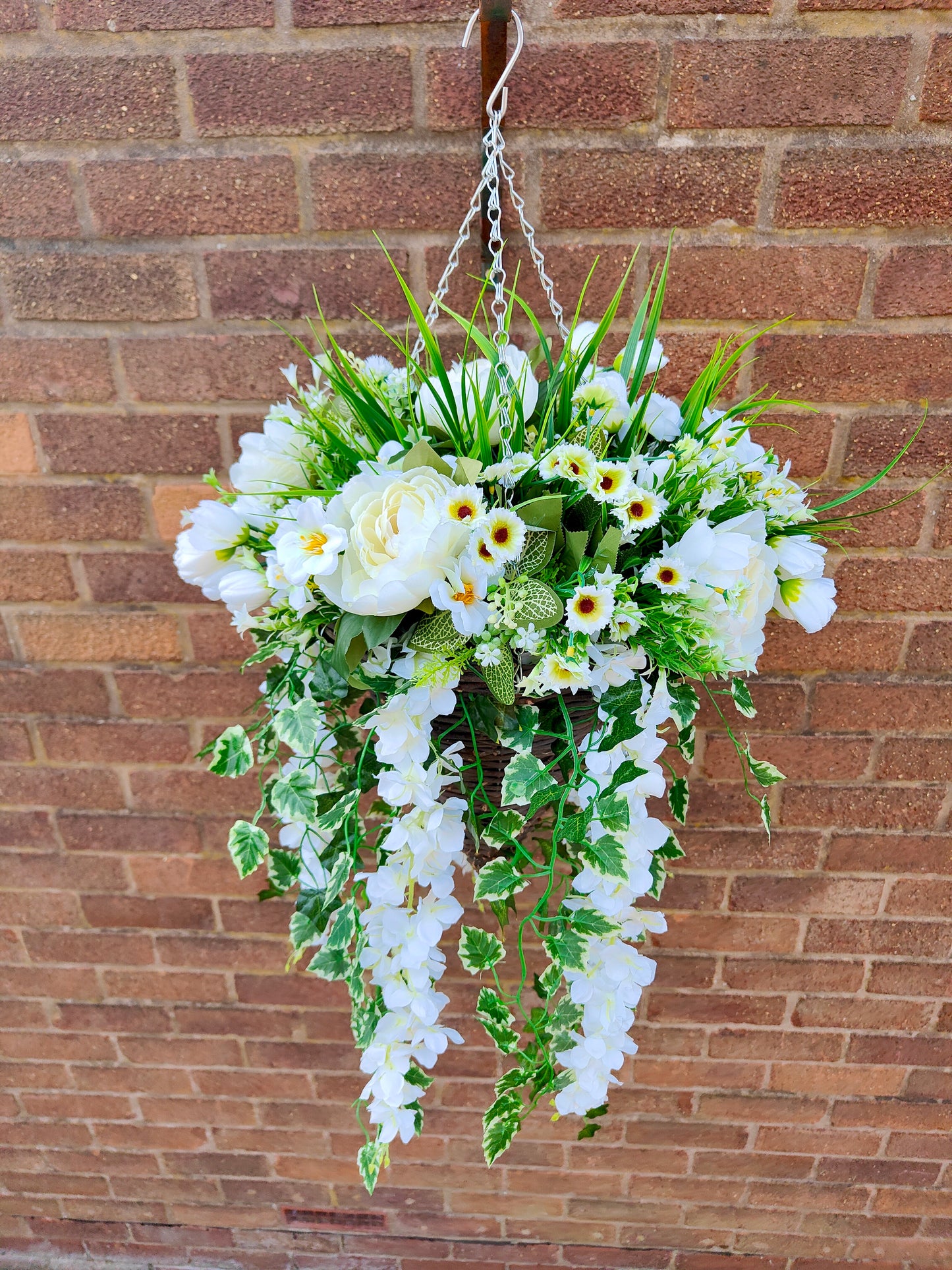 Artifcal flower hanging basket for outdoor