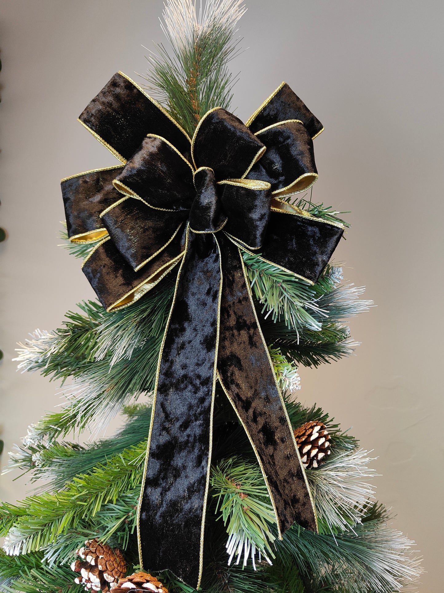 Deluxe Gold Black Velvet Bow