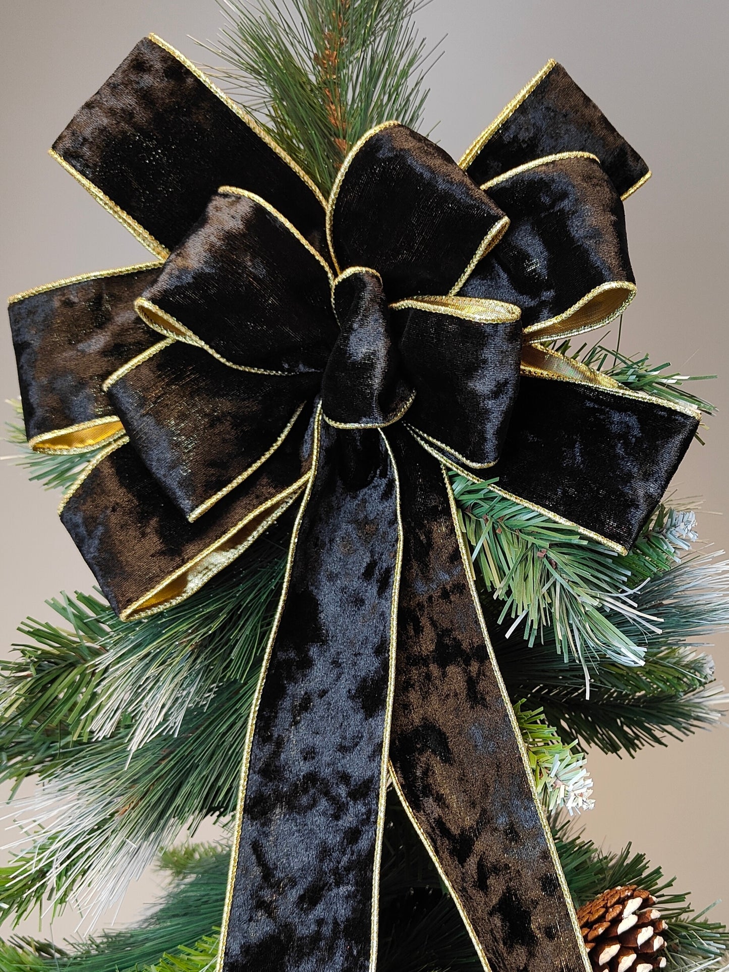 Deluxe Gold Black Velvet Bow