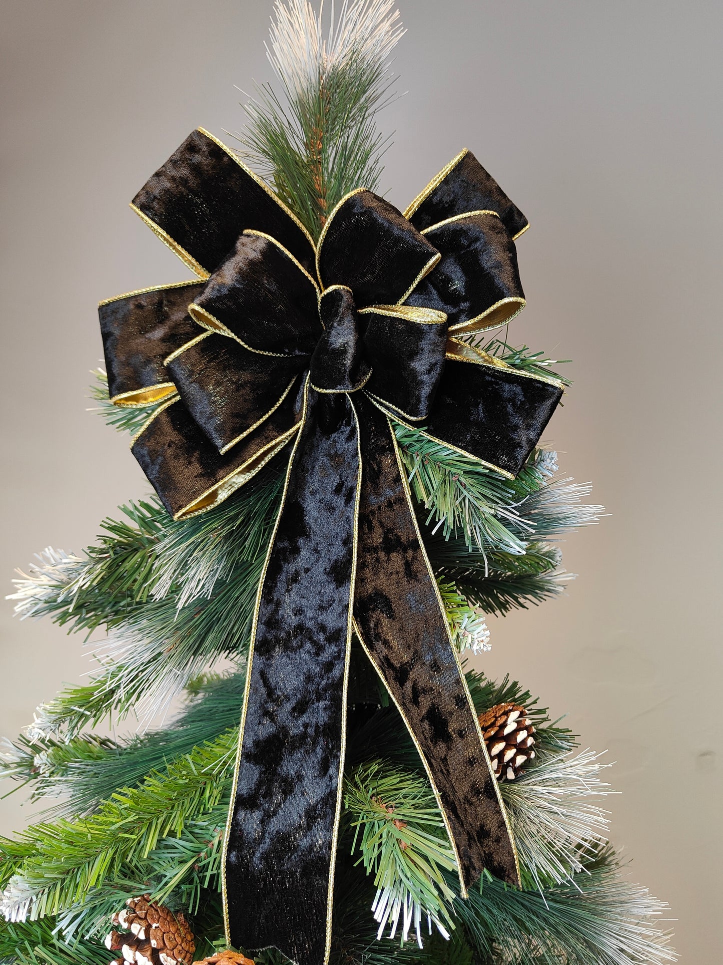 Deluxe Gold Black Velvet Bow