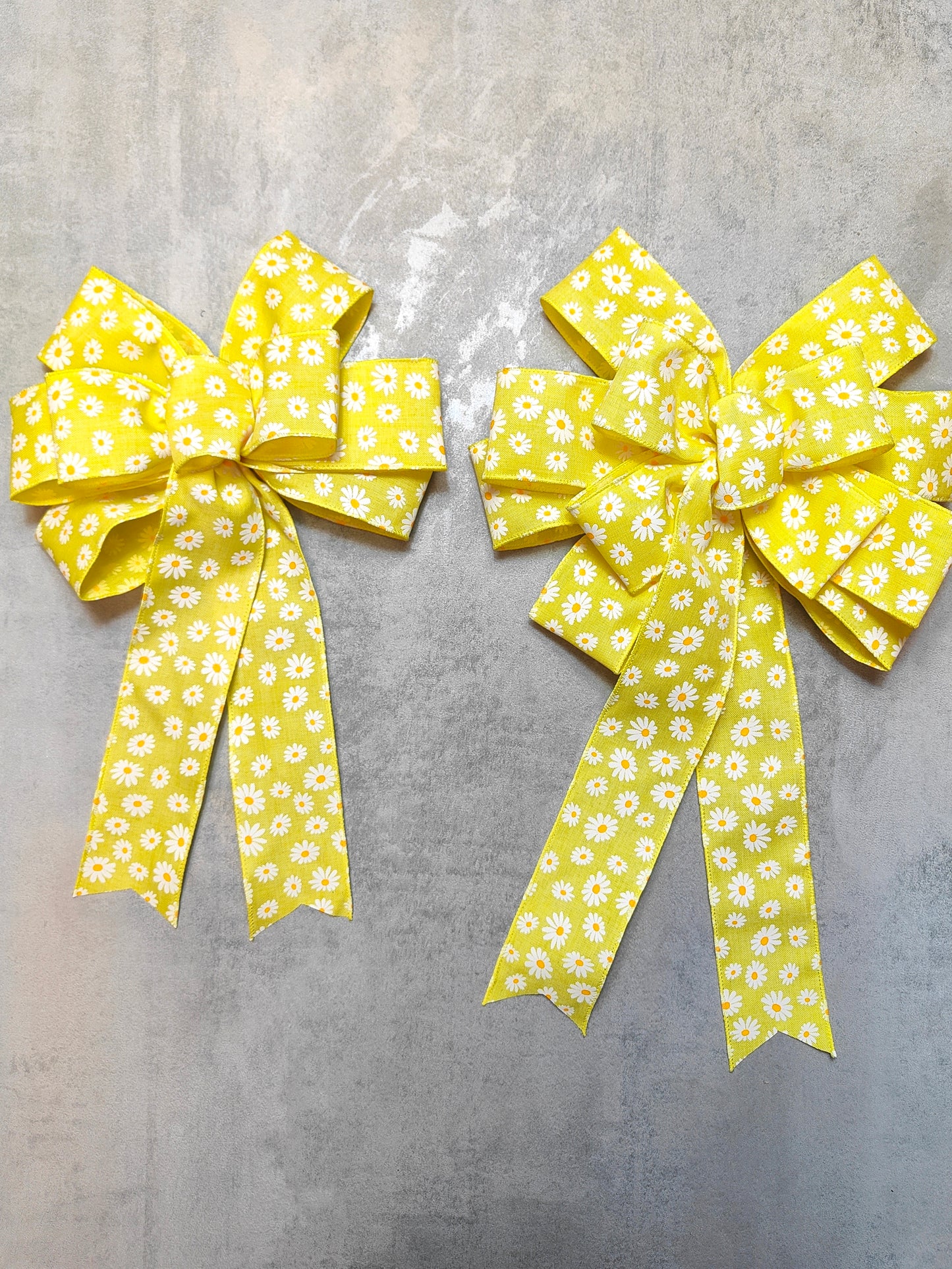 Yellow & White Daisy Flower Wreath Bow