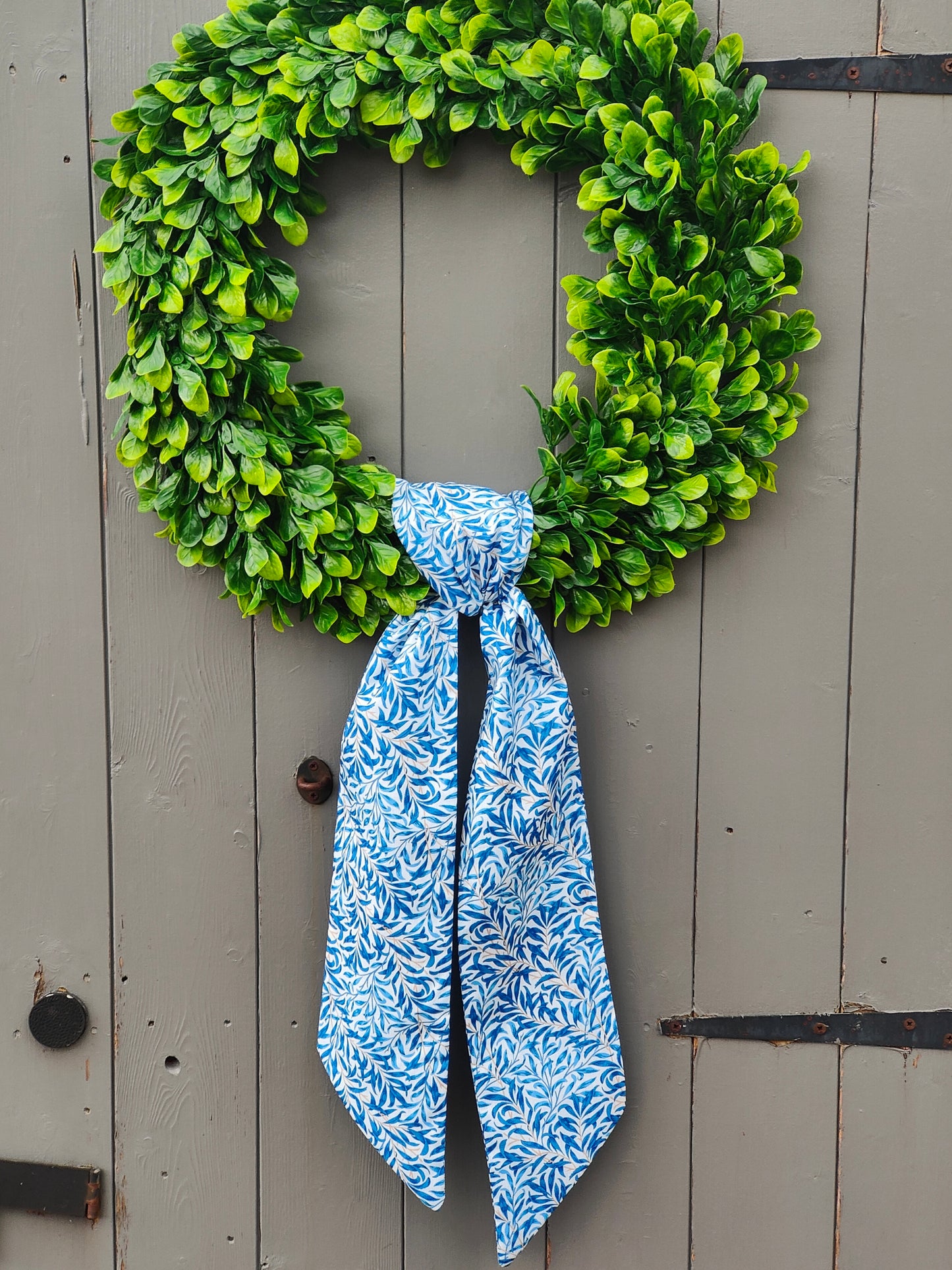 Blue & White Willow Print Wreath Sash