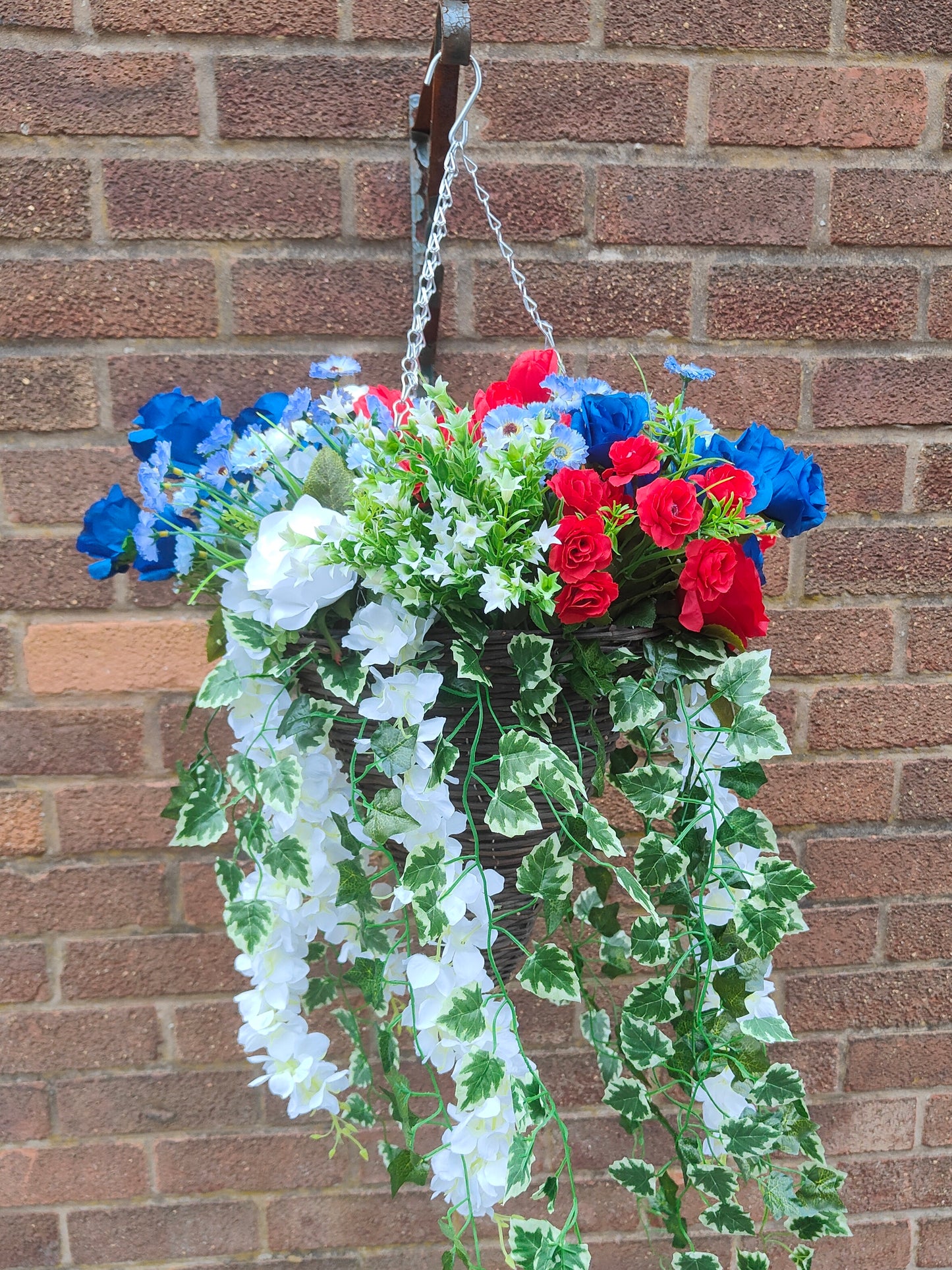 Red white blue artificial flower hanging basket patriotic be day kind coronation celebration outdoor garden pub