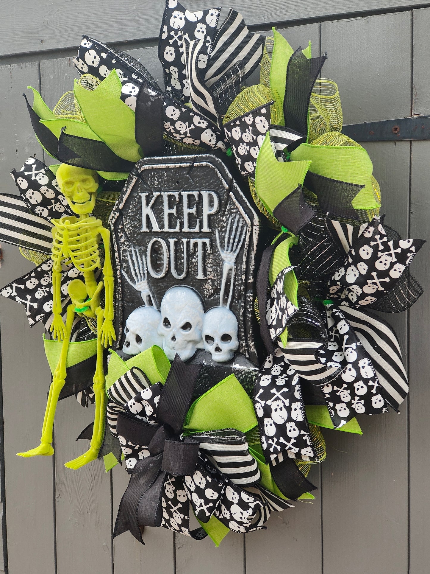 Black Green Skeleton Halloween Wreath