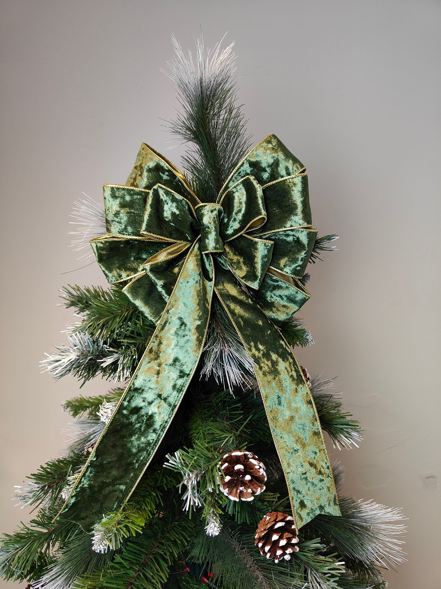 Deluxe Green Velvet Bow