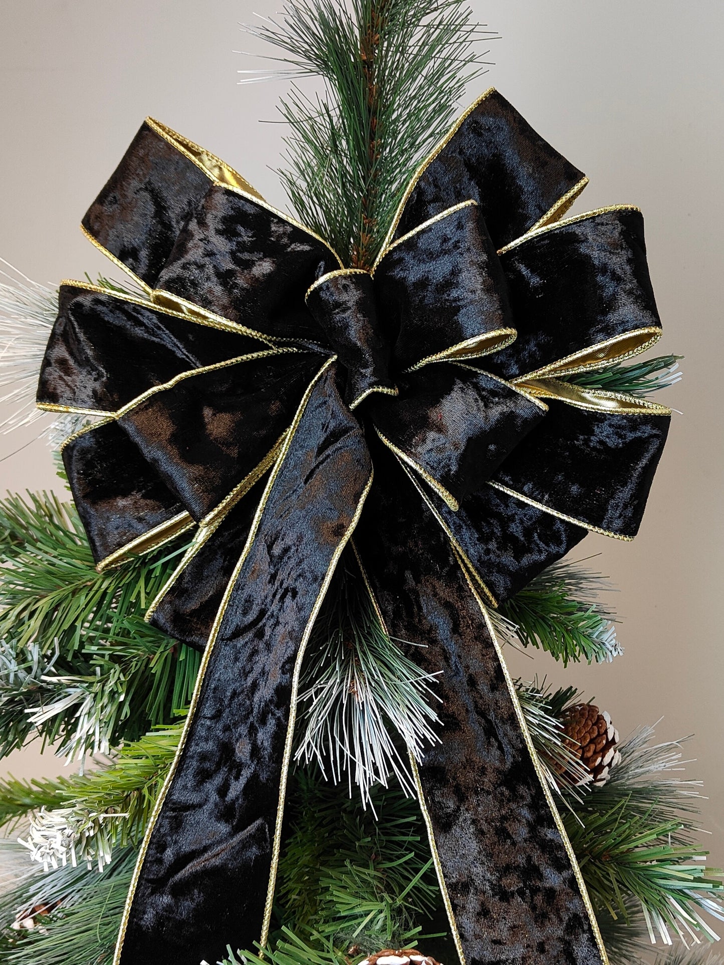 Deluxe Gold Black Velvet Bow