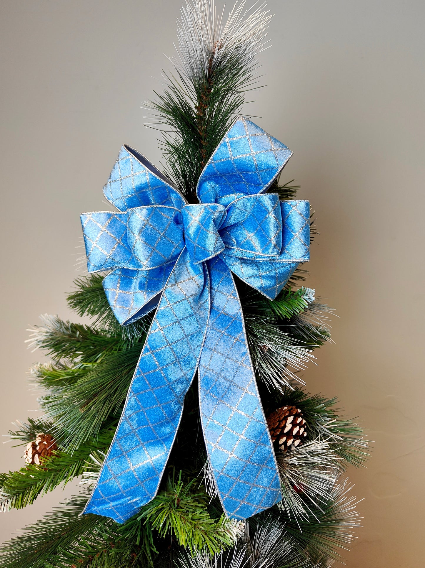 Deluxe Harlequin Glitter Velvet Bow Light Blue