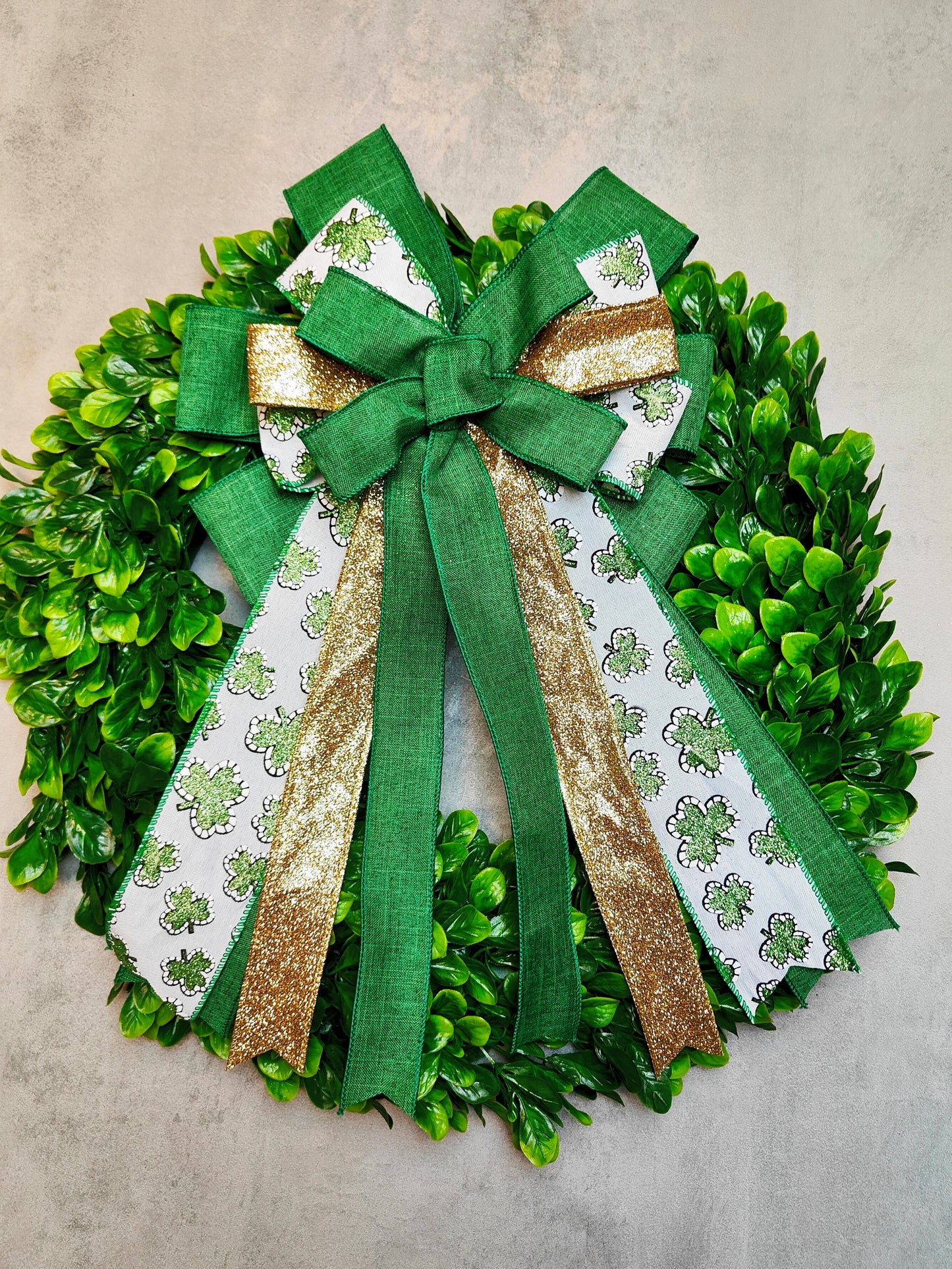 Shamrock Green White Gold Glitter Wreath Bow f