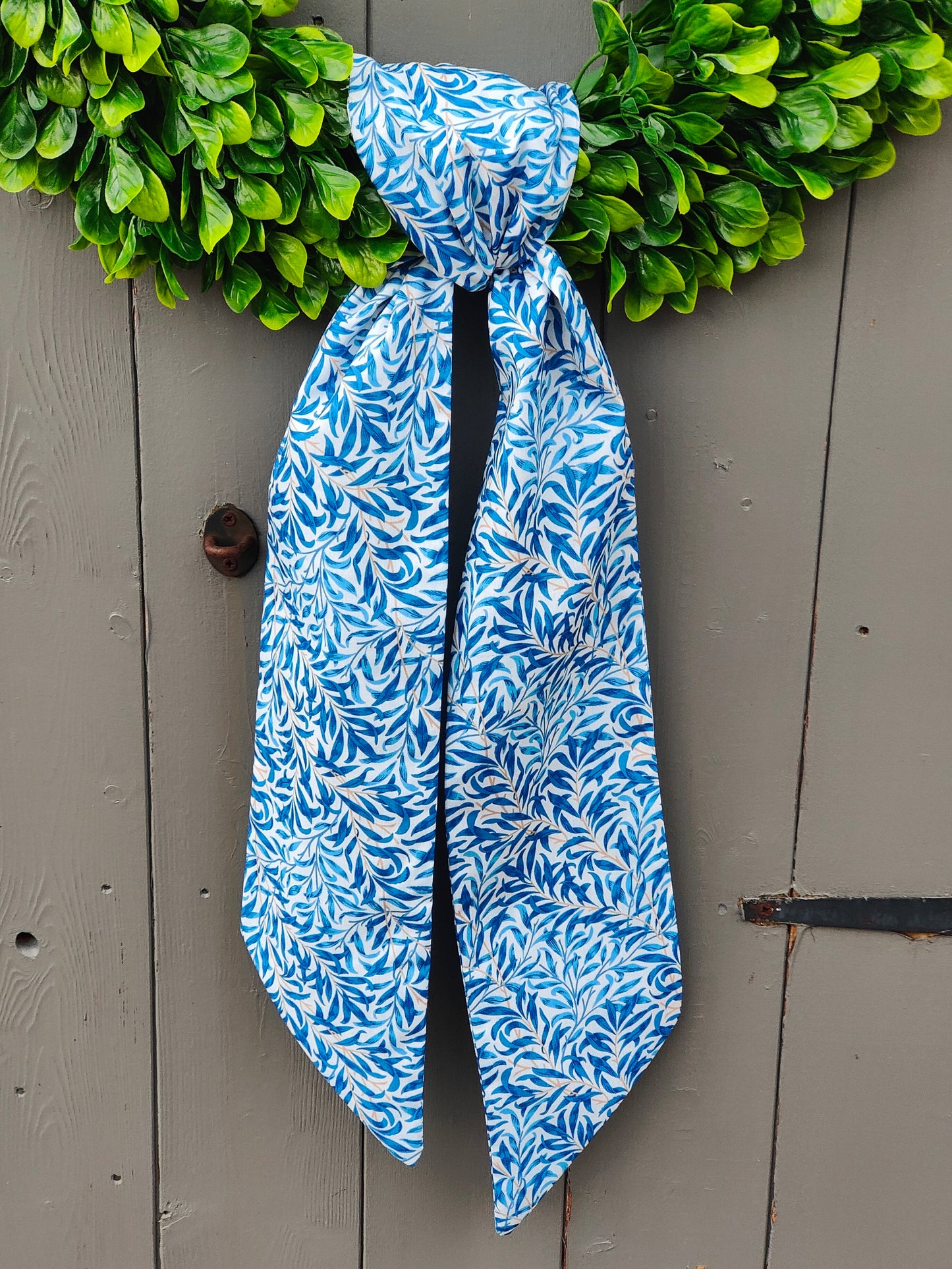 Blue & White Willow Print Wreath Sash