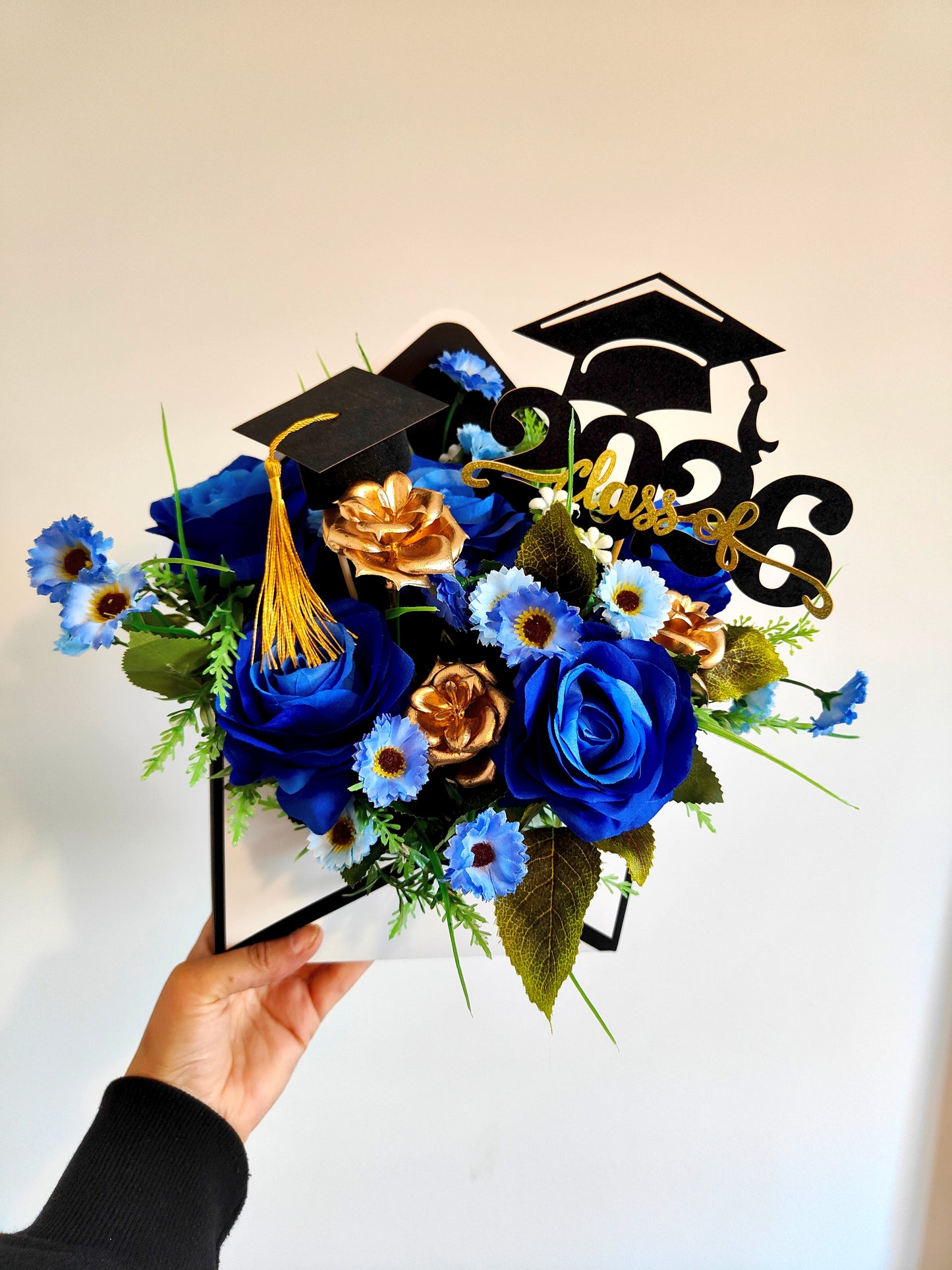 Blue Artificial Flower Graduation Envelope Gift 2026 – Class of 2026
