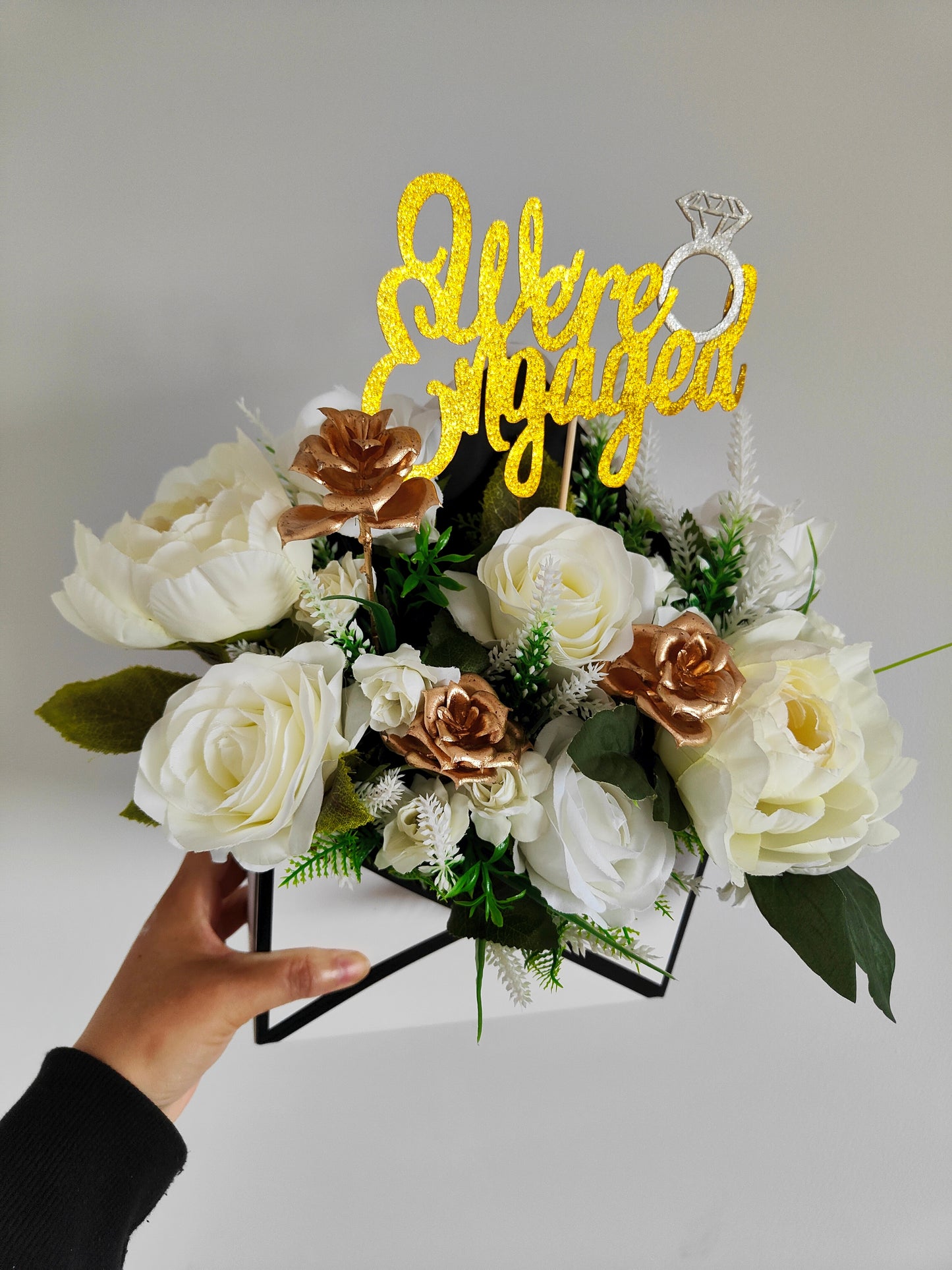 We're Engaged Artificial Flower Envelope – White & Gold