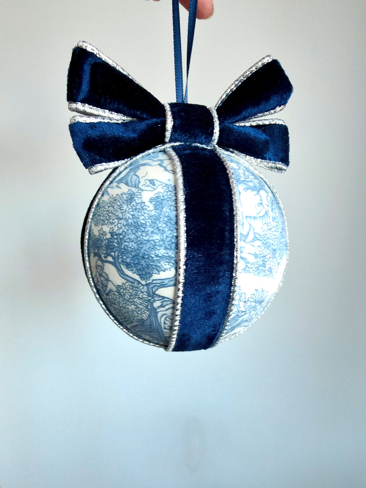 Blue Toile de Jouy Handmade Christmas Tree Bauble Decorations Round