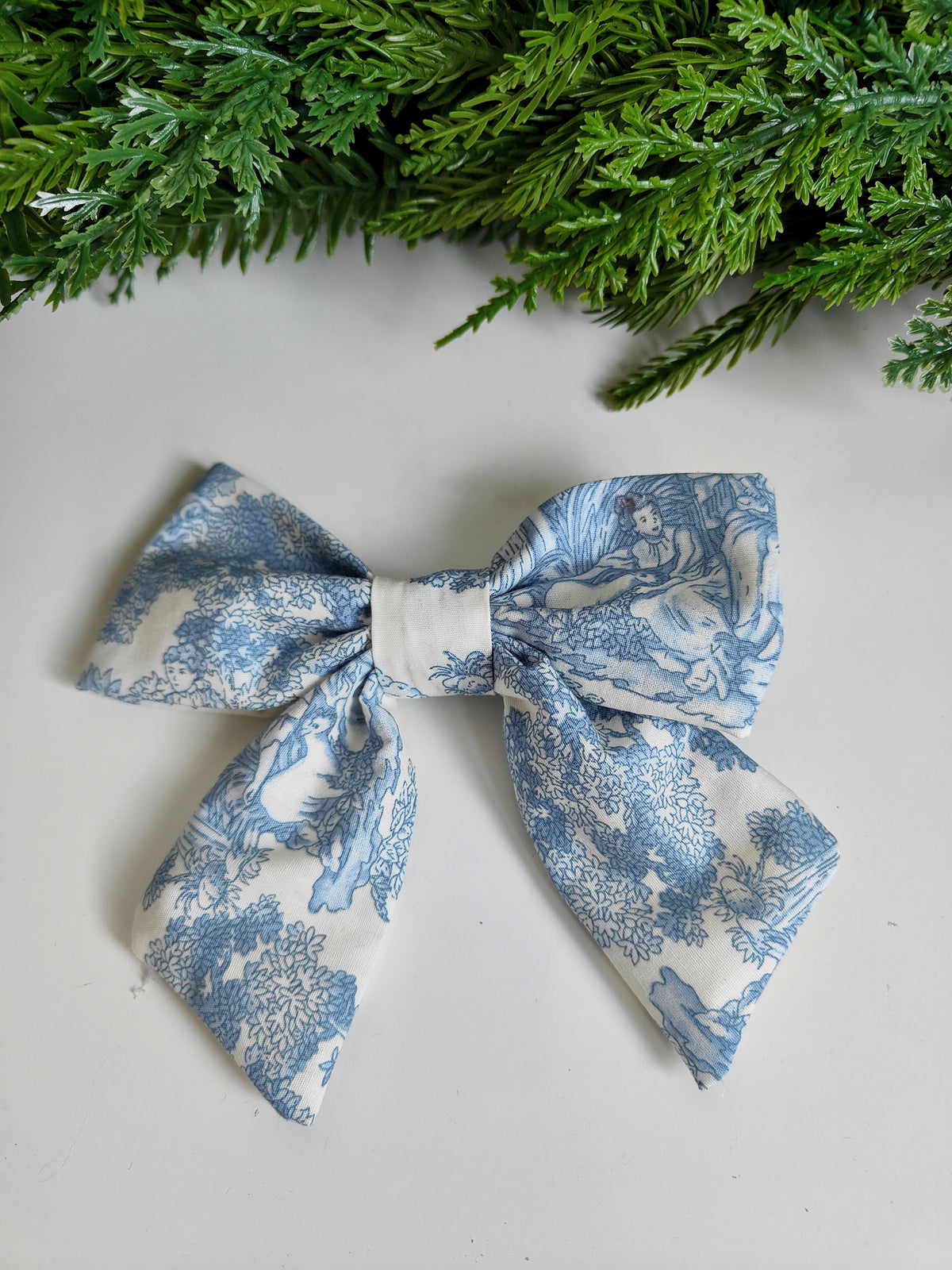 Blue Toile de Jouy Christmas Tree Bows – 5.5 Inch