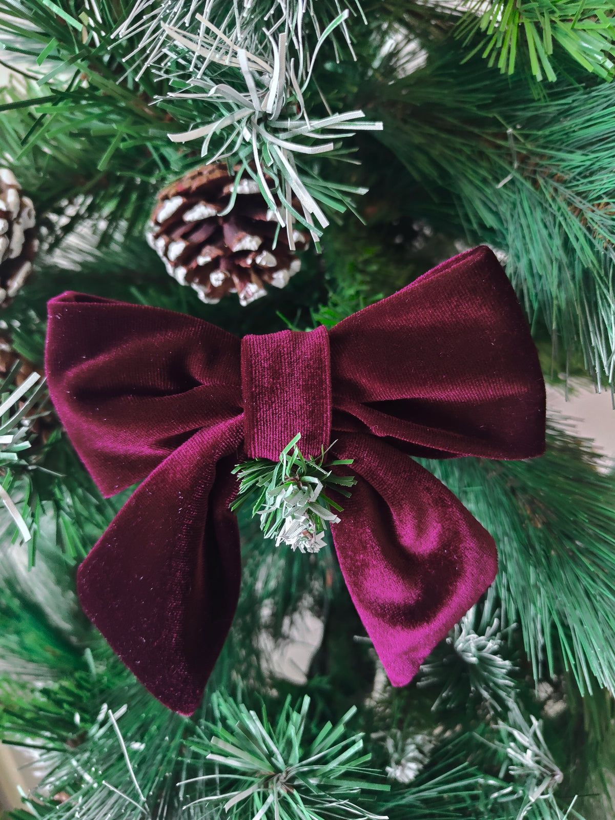 Burgundy Velvet Christmas Tree Bows – 5.5 Inch