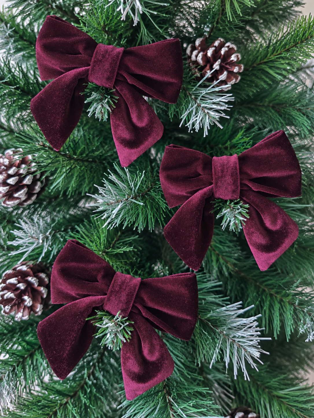 Burgundy Velvet Christmas Tree Bows – 5.5 Inch