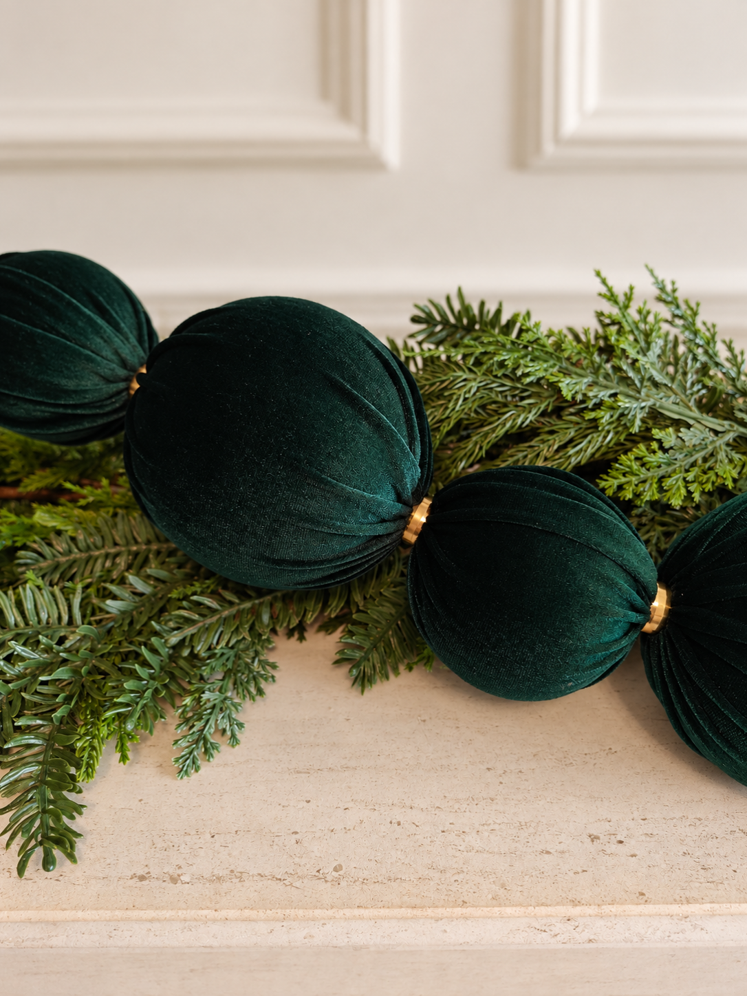 Green 7ft Velvet Bauble Garland