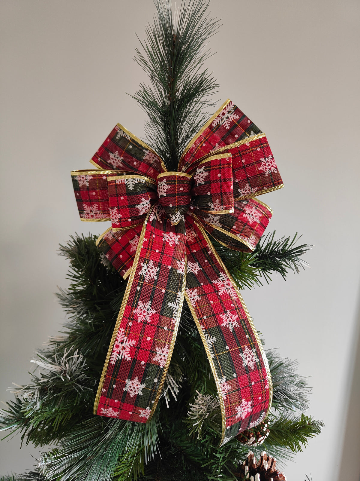 Red Green White Gold Tartan snowflake Bow