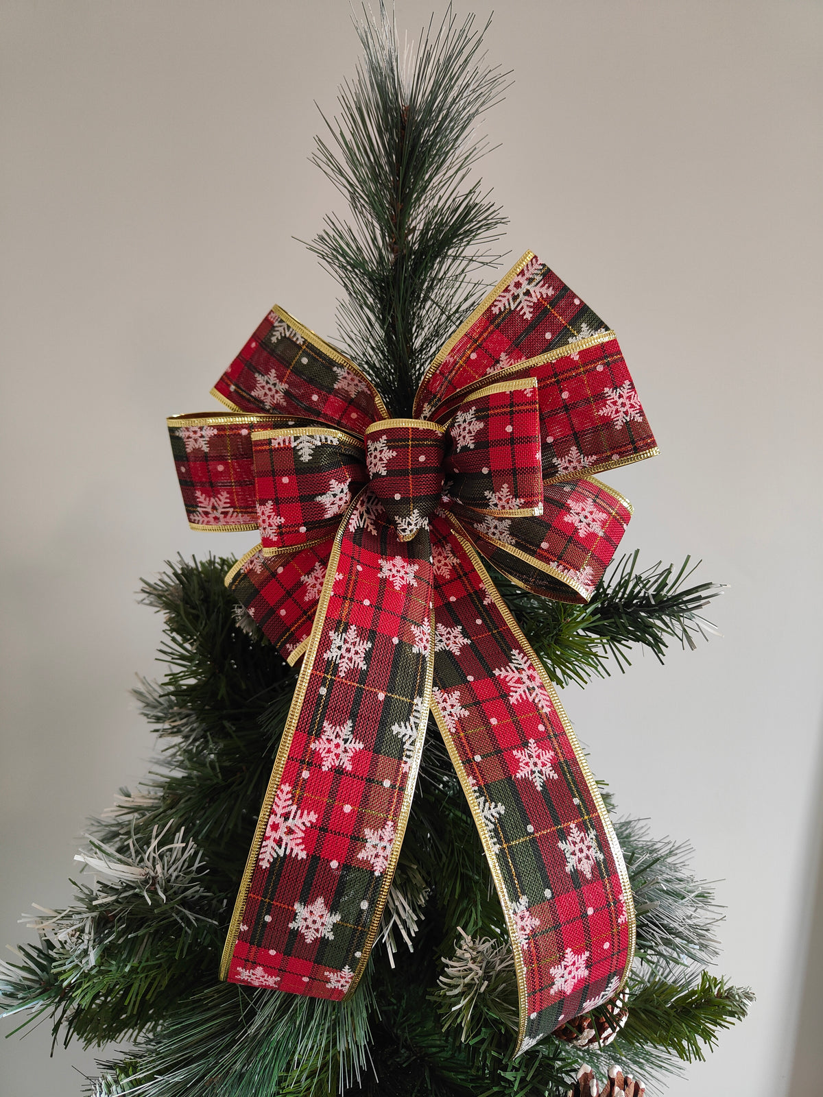 Red Green White Gold Tartan snowflake Bow