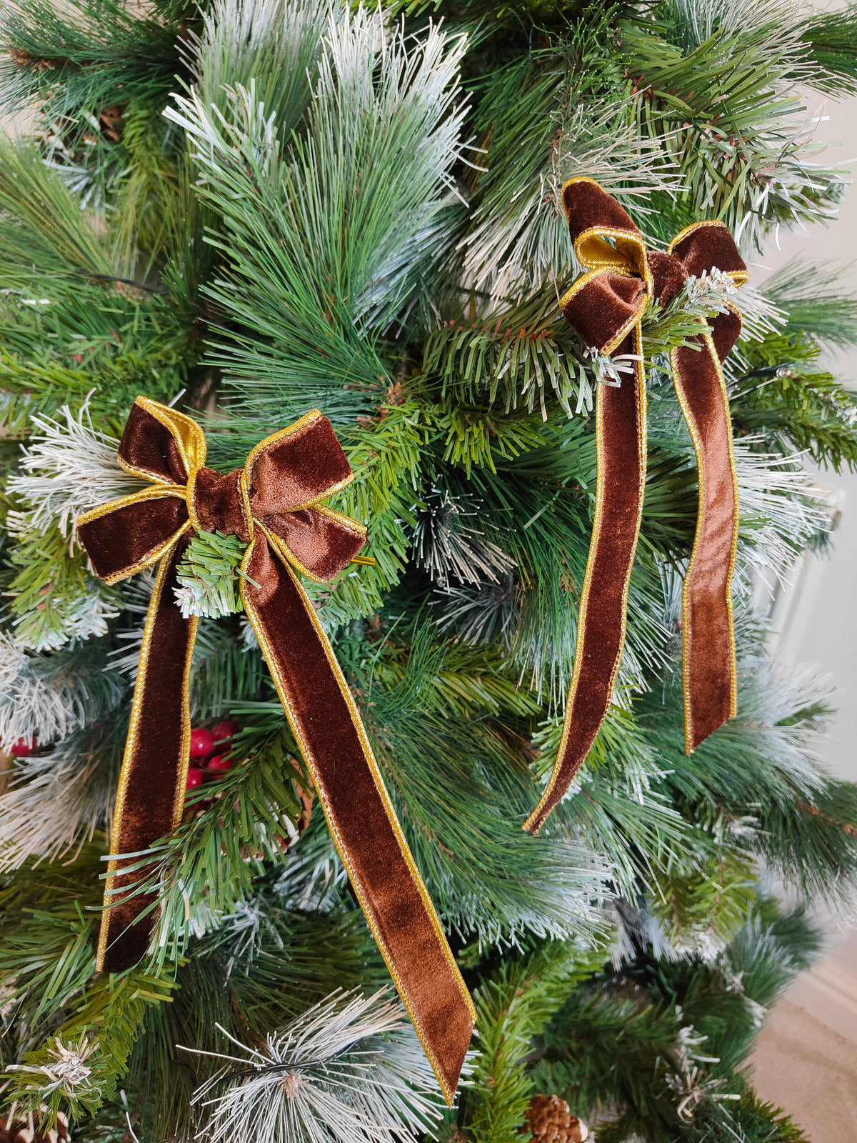 Brown Velvet Christmas Tree Bow with Gold Trim – 4 Inch